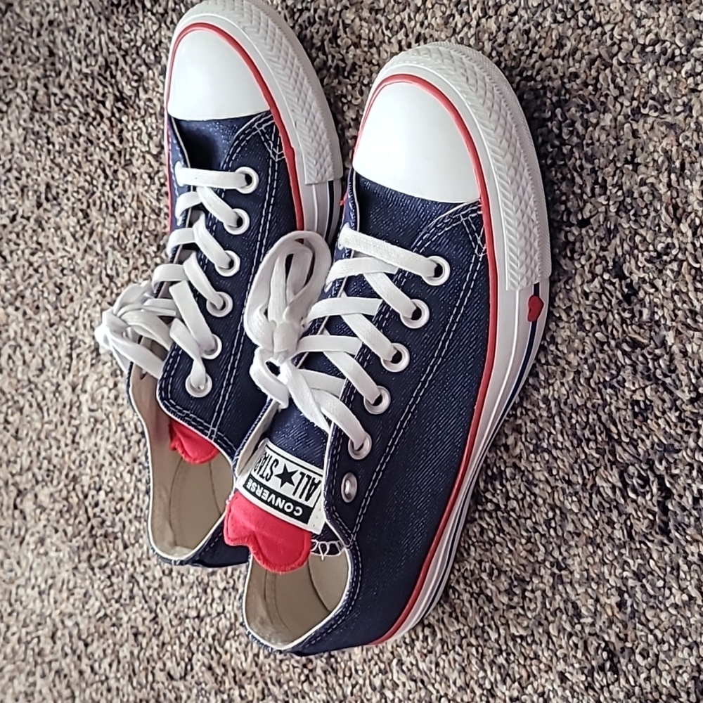 Limited edition converse size 6.5